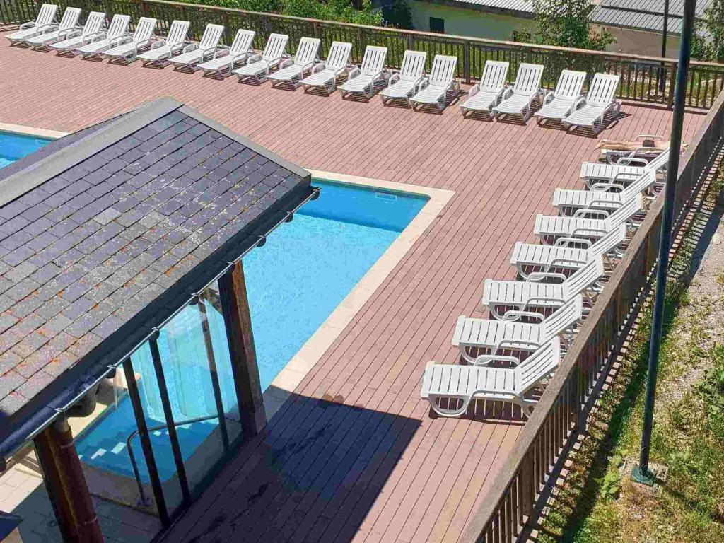 Valfréjus, Résidence LA TURRA (3*), Appt. 4/6 pers., Piscine chauffée - Sauna, au pied des pistes, balcon avec vue sur la Vanoise