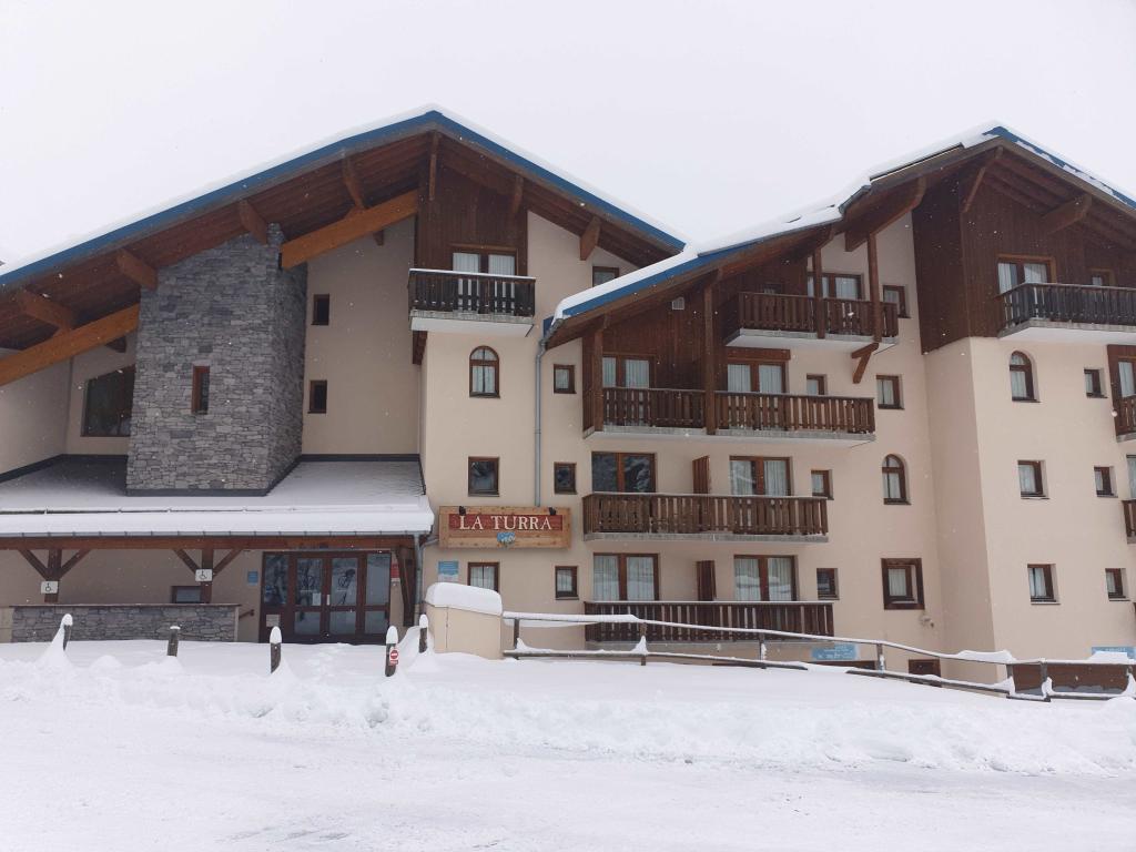 Valfréjus, Résidence LA TURRA (3*), Appt. 4/6 pers., Piscine chauffée - Sauna, au pied des pistes, balcon avec vue sur la Vanoise
