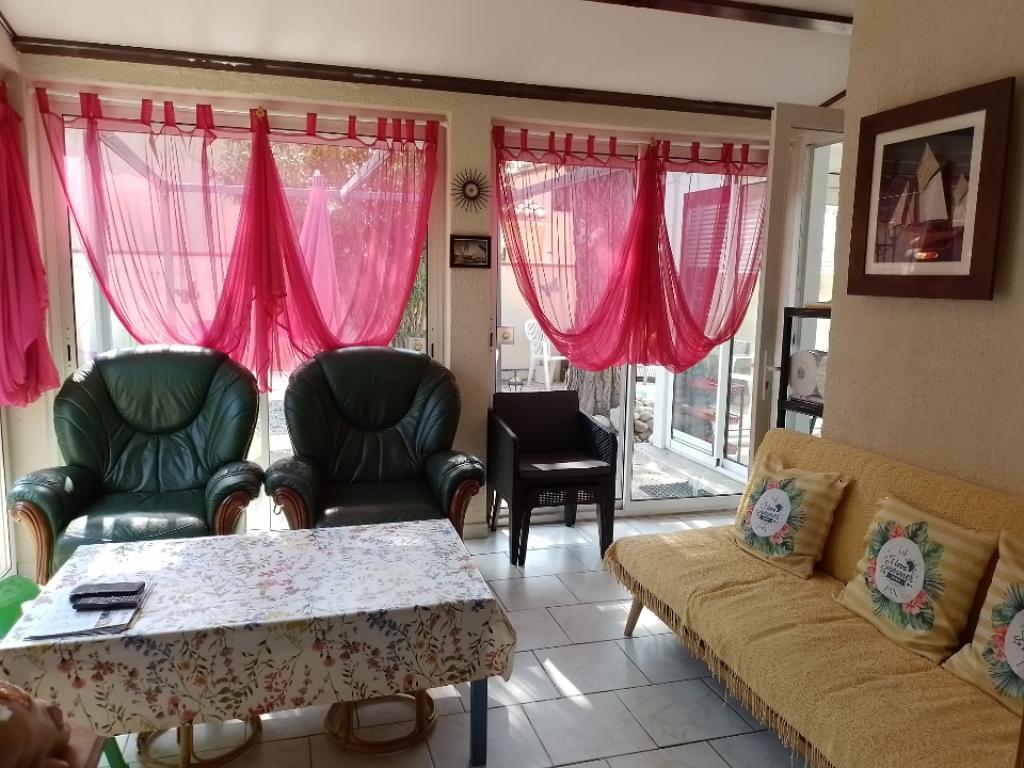 VILLA COURSES ET PLAGE A PIED