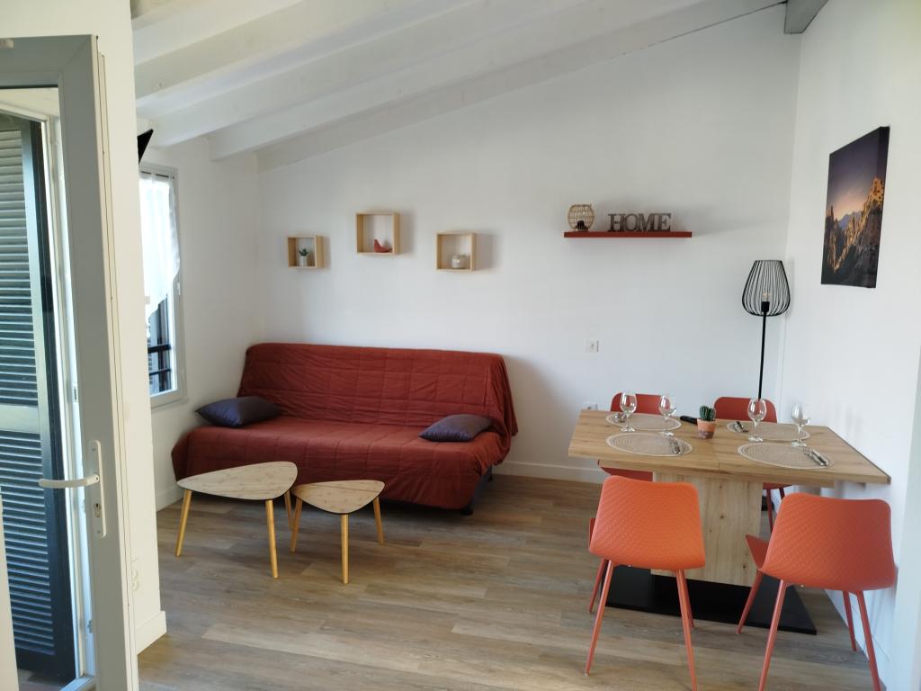 Appartement cosy vue mer et piscines