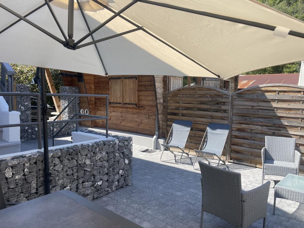 "Entre Lac et Montagnes - La Beccaz" (meublé de tourisme ★★★★ pour 4 personnes, possibilité de 2 couchages supplémentaires)