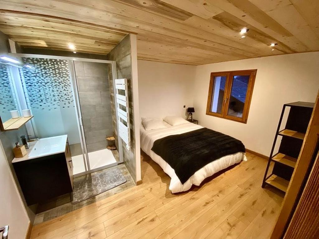 Location de vacances à la montagne :  chalet situé dans le domaine skiable "Les 3 Vallées", paisible et spacieux. Idéal pour les familles avec enfants
