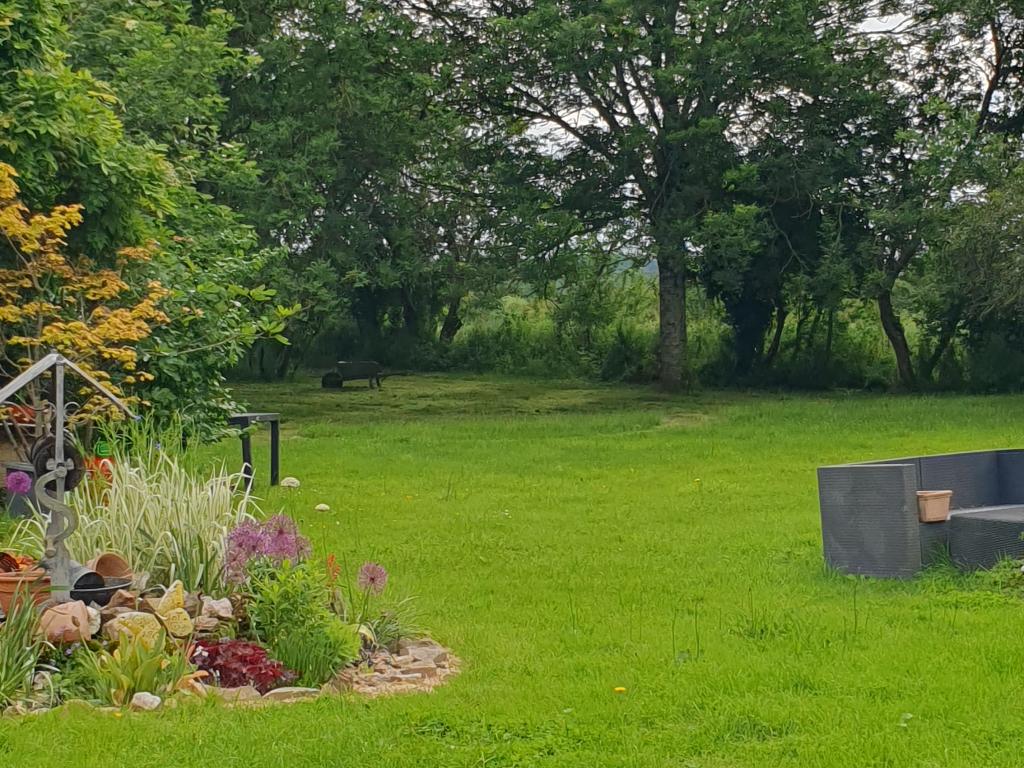 Bellavita, dans la tranquillité de la campagne petit gîte cosi avec piscine. Endroit parfait pour se détendre et retrouver toute son énergie.