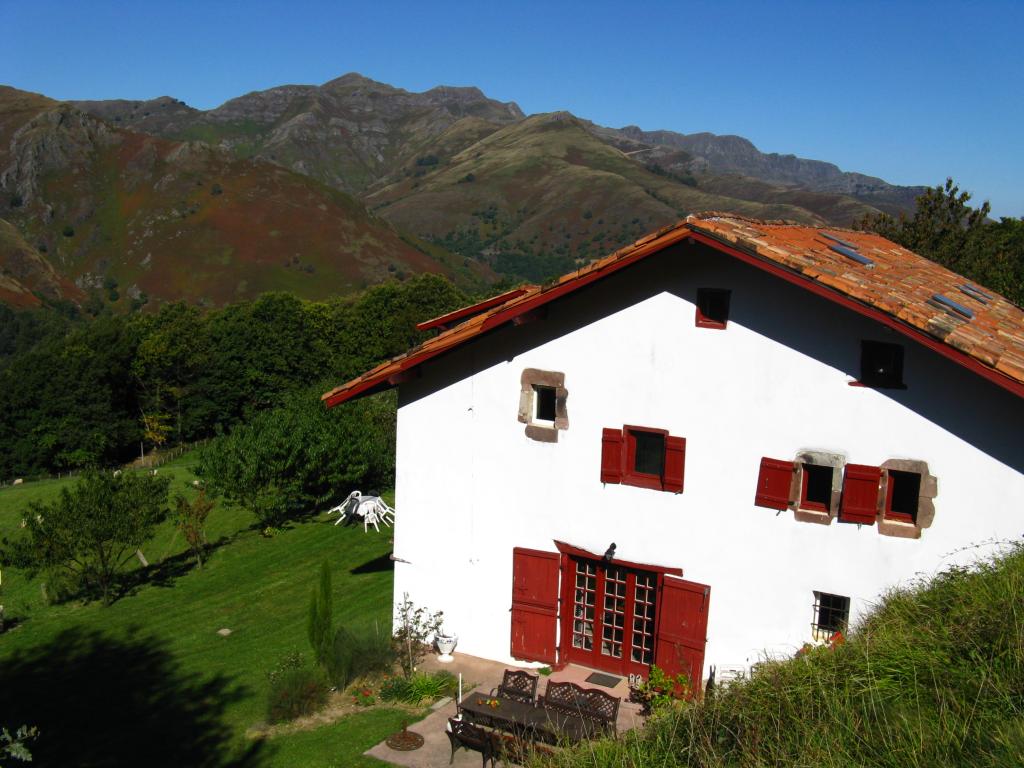 Chambres d'hôtes Idiartekoborda au coeur de la montagne basque à 5 mn du village, chambre Tunupa