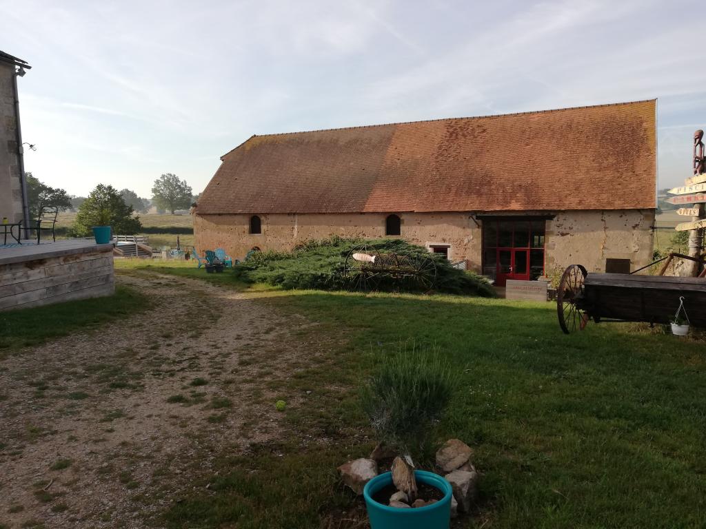 Logement d'hôtes pour 2 à 5 personnes pour profiter du calme du bocage Bourbonnais