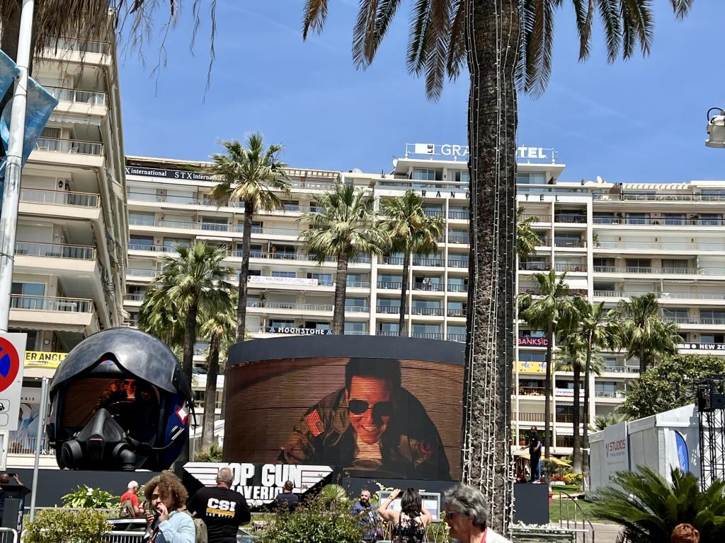 Appartement 2P relooking à Cannes, Festival Cinema, Netflix et parking gratuit, accueil 5 étoiles, excellent rapport qualité-prix