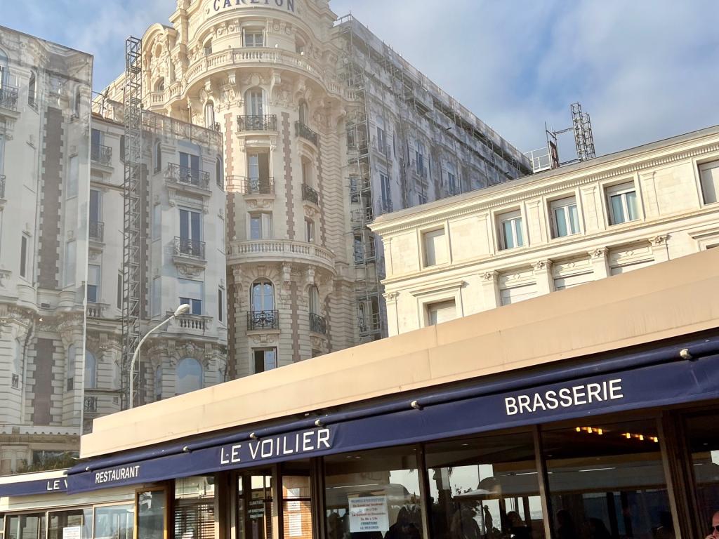 Appartement 2P relooking à Cannes, Festival Cinema, Netflix et parking gratuit, accueil 5 étoiles, excellent rapport qualité-prix