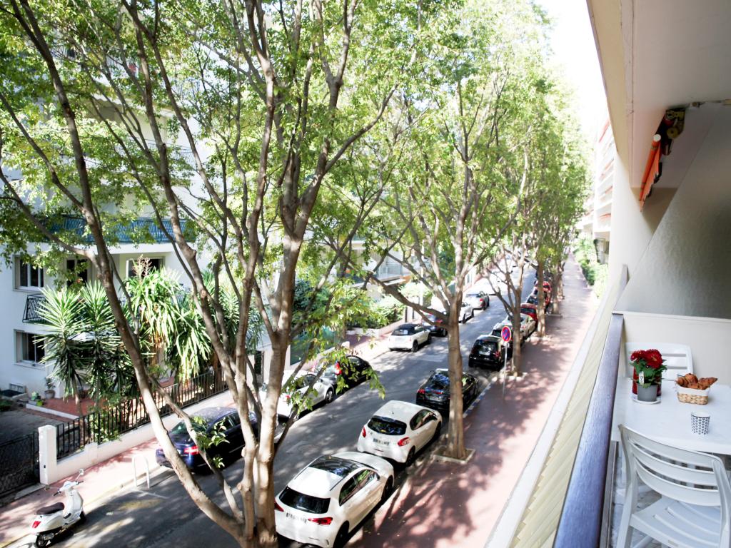 Appartement 2P relooking à Cannes, Festival Cinema, Netflix et parking gratuit, accueil 5 étoiles, excellent rapport qualité-prix