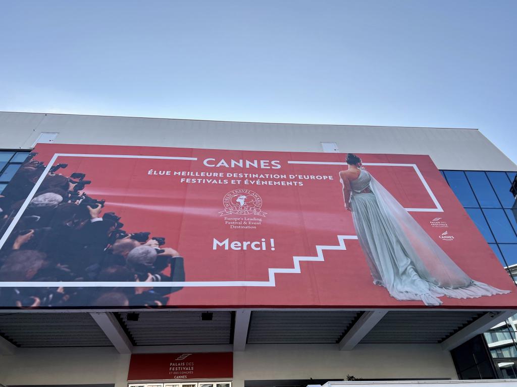 Appartement 2P relooking à Cannes, Festival Cinema, Netflix et parking gratuit, accueil 5 étoiles, excellent rapport qualité-prix