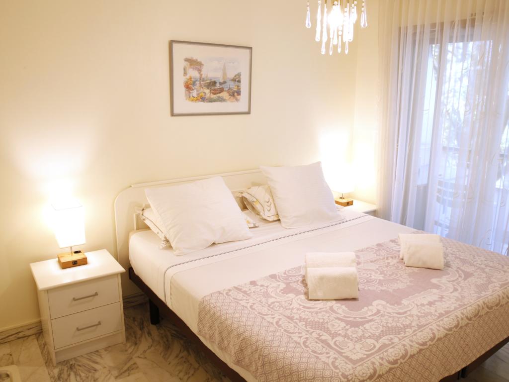 Appartement 2P relooking à Cannes, Festival Cinema, Netflix et parking gratuit, accueil 5 étoiles, excellent rapport qualité-prix
