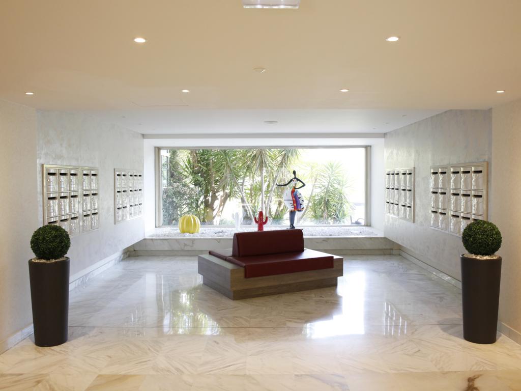 Appartement 2P relooking à Cannes, Festival Cinema, Netflix et parking gratuit, accueil 5 étoiles, excellent rapport qualité-prix