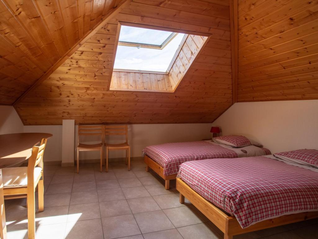 Villa Cimiez Vue exceptionnelle sur Lac de Serre-Ponçon, plan d'eau et Montagnes à Embrun "Nice des Alpes" Gîte très équipé 6 pers. 3 CH balcon terrasse jardin