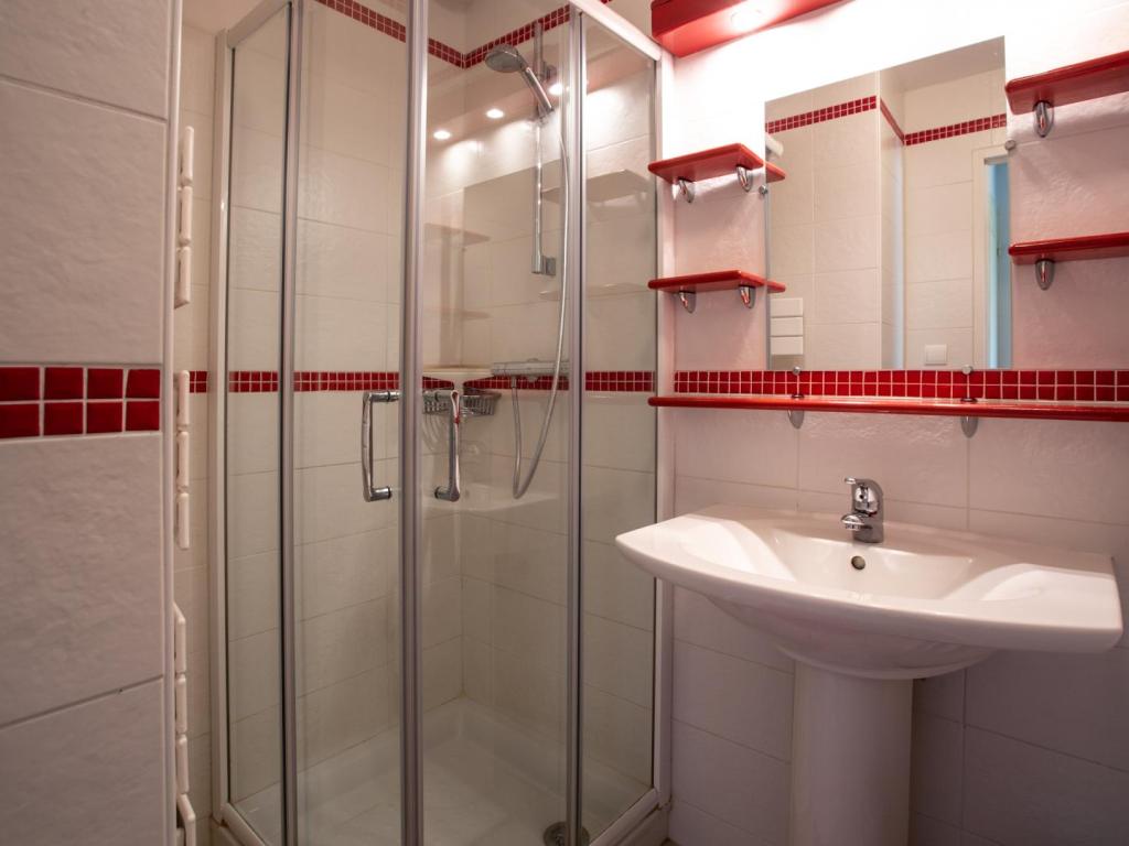Villa Cimiez Vue exceptionnelle sur Lac de Serre-Ponçon, plan d'eau et Montagnes à Embrun "Nice des Alpes" Gîte très équipé 6 pers. 3 CH balcon terrasse jardin