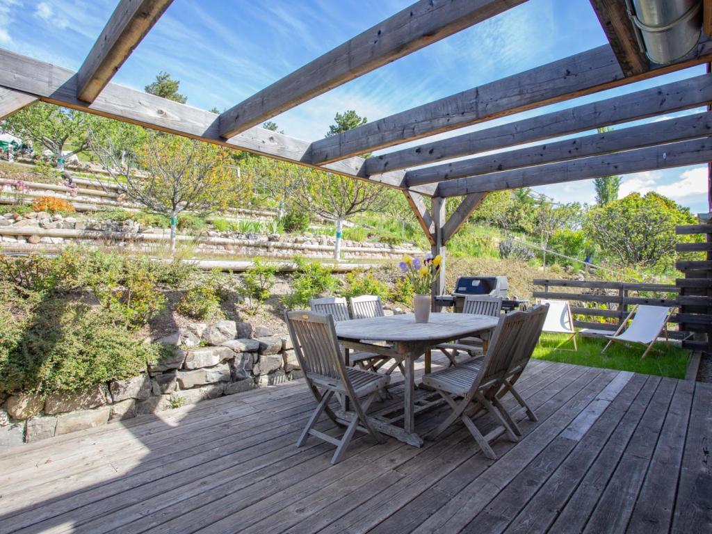 Villa Cimiez Vue exceptionnelle sur Lac de Serre-Ponçon, plan d'eau et Montagnes à Embrun "Nice des Alpes" Gîte très équipé 6 pers. 3 CH balcon terrasse jardin