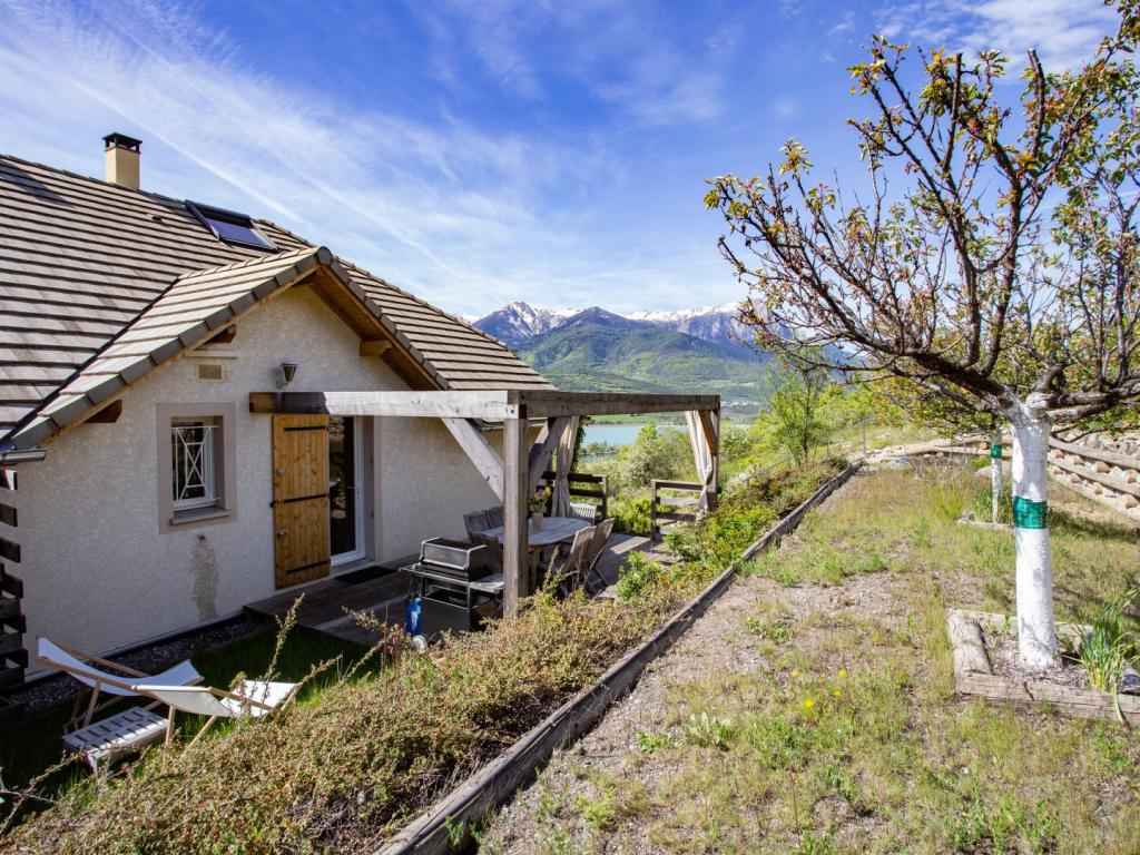 Villa Cimiez Vue exceptionnelle sur Lac de Serre-Ponçon, plan d'eau et Montagnes à Embrun "Nice des Alpes" Gîte très équipé 6 pers. 3 CH balcon terrasse jardin