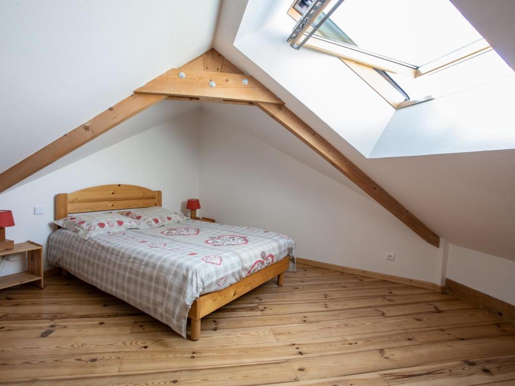 Villa Cimiez Vue exceptionnelle sur Lac de Serre-Ponçon, plan d'eau et Montagnes à Embrun "Nice des Alpes" Gîte très équipé 6 pers. 3 CH balcon terrasse jardin