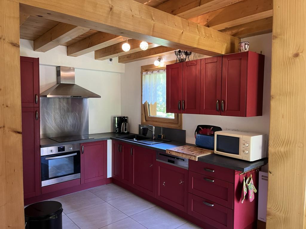 Chalet trois étoiles à Samoëns, Haute Savoie (74), vue directe sur la montagne