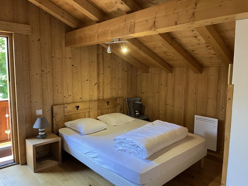 Chalet trois étoiles à Samoëns, Haute Savoie (74), vue directe sur la montagne