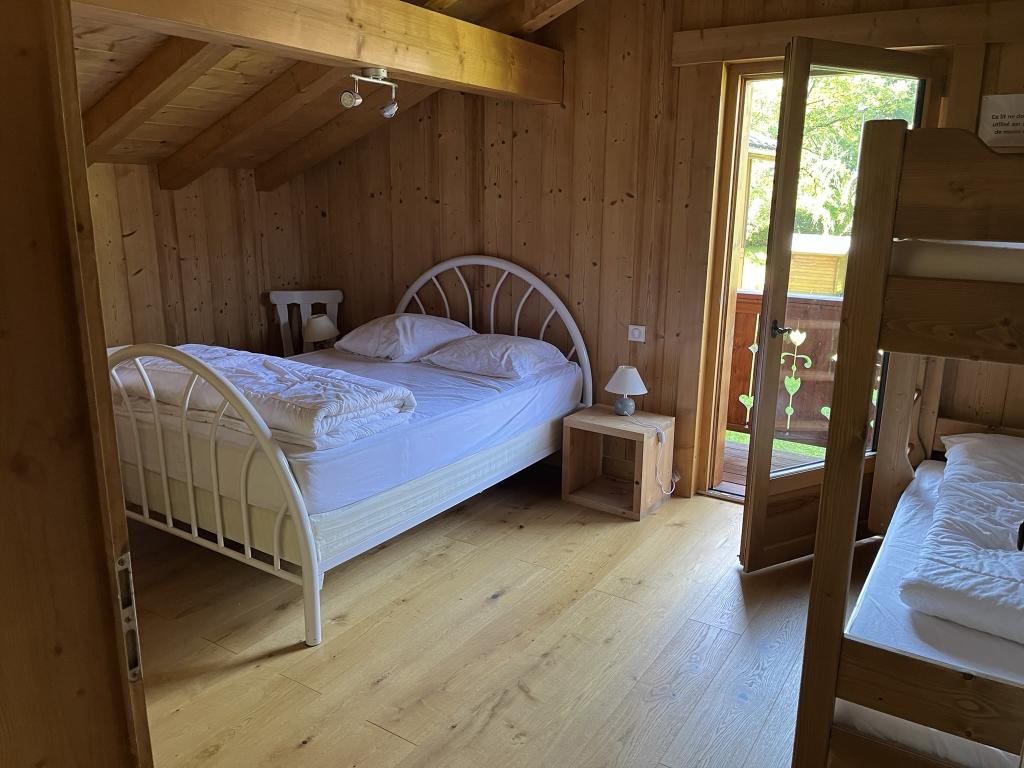 Chalet trois étoiles à Samoëns, Haute Savoie (74), vue directe sur la montagne