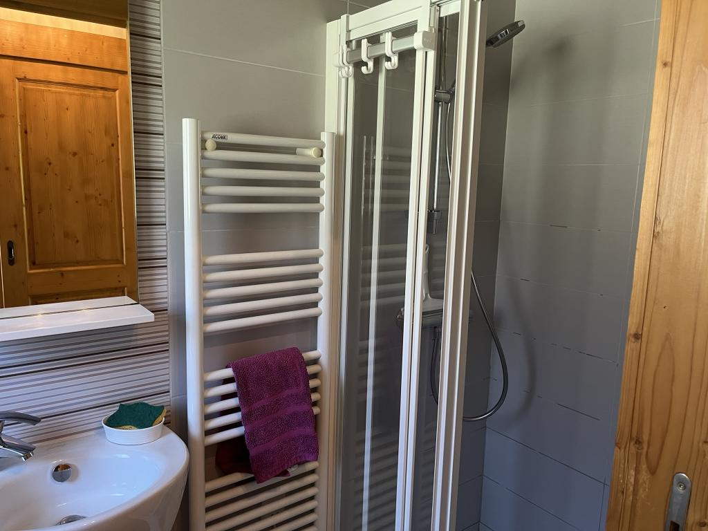 Chalet trois étoiles à Samoëns, Haute Savoie (74), vue directe sur la montagne