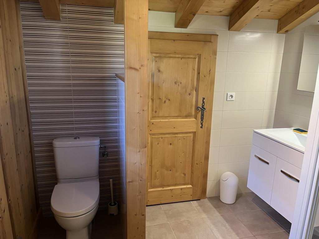 Chalet trois étoiles à Samoëns, Haute Savoie (74), vue directe sur la montagne