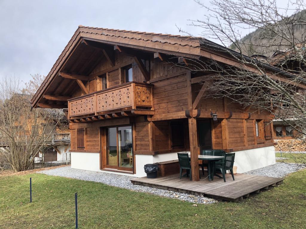 Chalet trois étoiles à Samoëns, Haute Savoie (74), vue directe sur la montagne