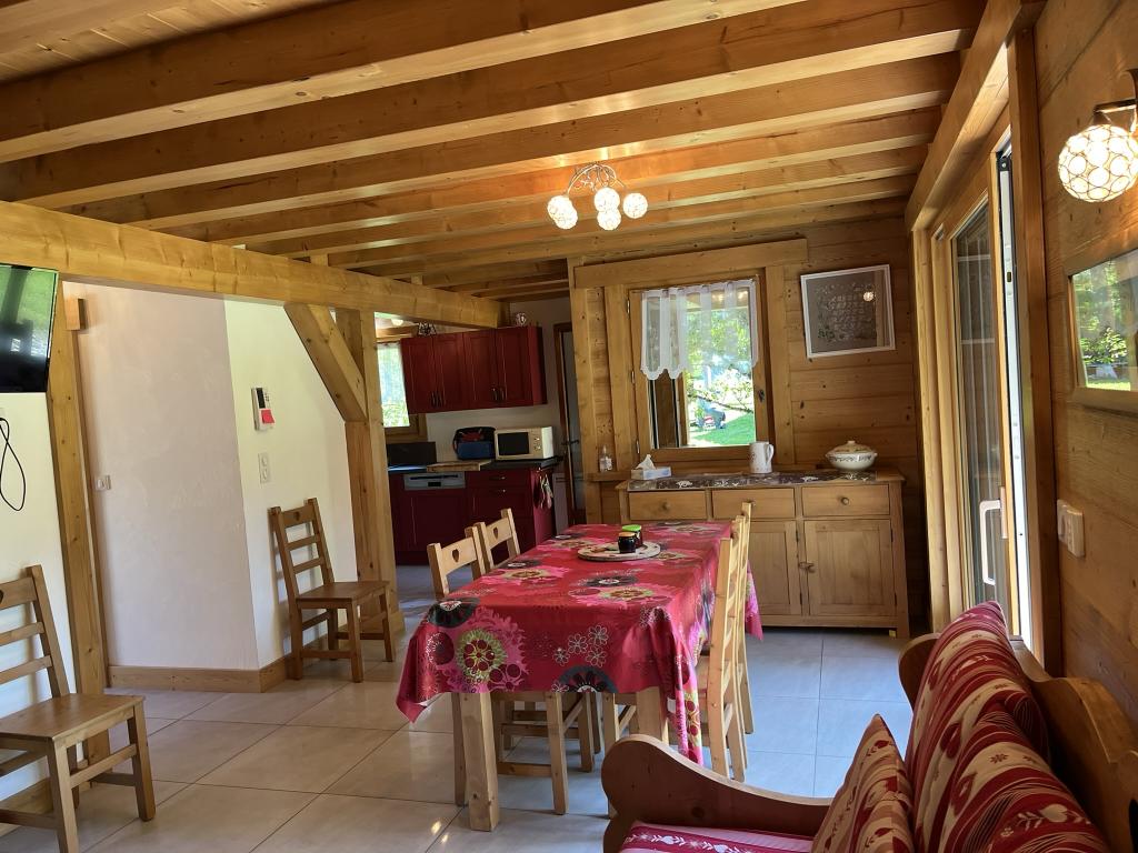 Chalet trois étoiles à Samoëns, Haute Savoie (74), vue directe sur la montagne