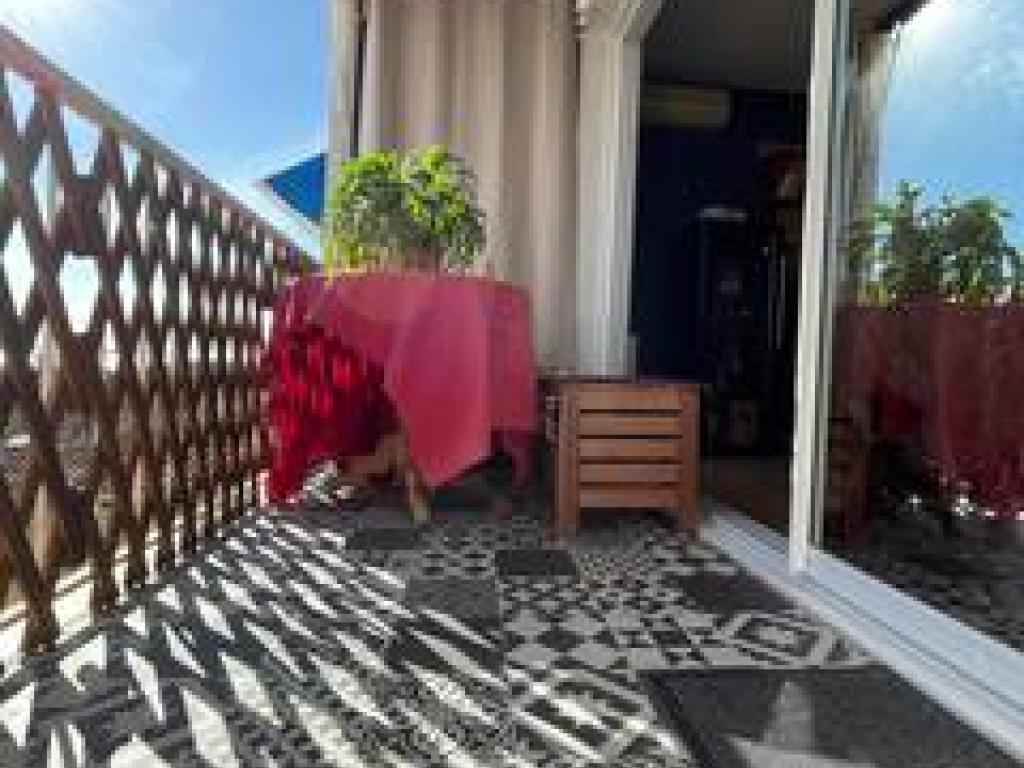 Plages et commerces au pied de l'appartement !