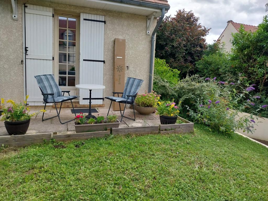 Joli studio T1 dans maison individuelle 30km de Paris
