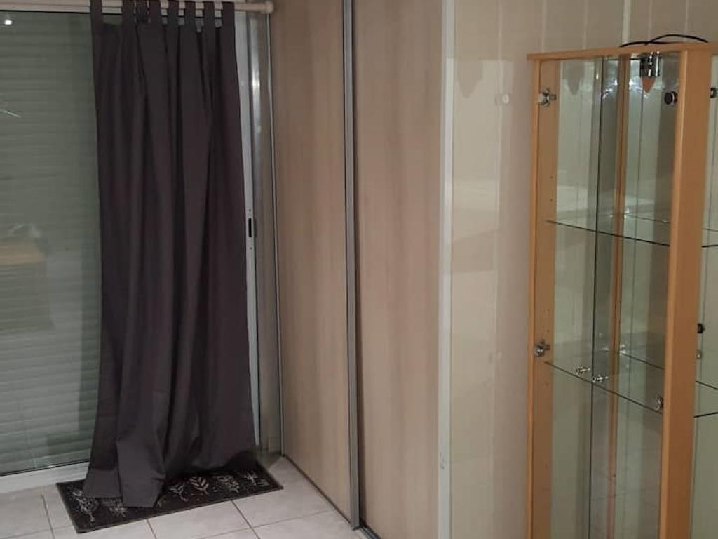Joli studio T1 dans maison individuelle 30km de Paris