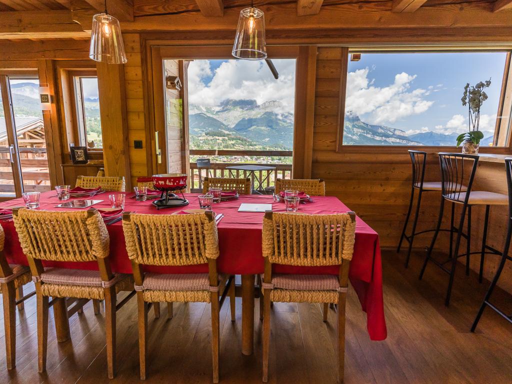 Chalet "La Gélinotte" MEGEVE-COMBLOUX, HIVER 2025-2026, 200 m2, 8-10 personnes, 5 chambres, vue panoramique, haut de gamme