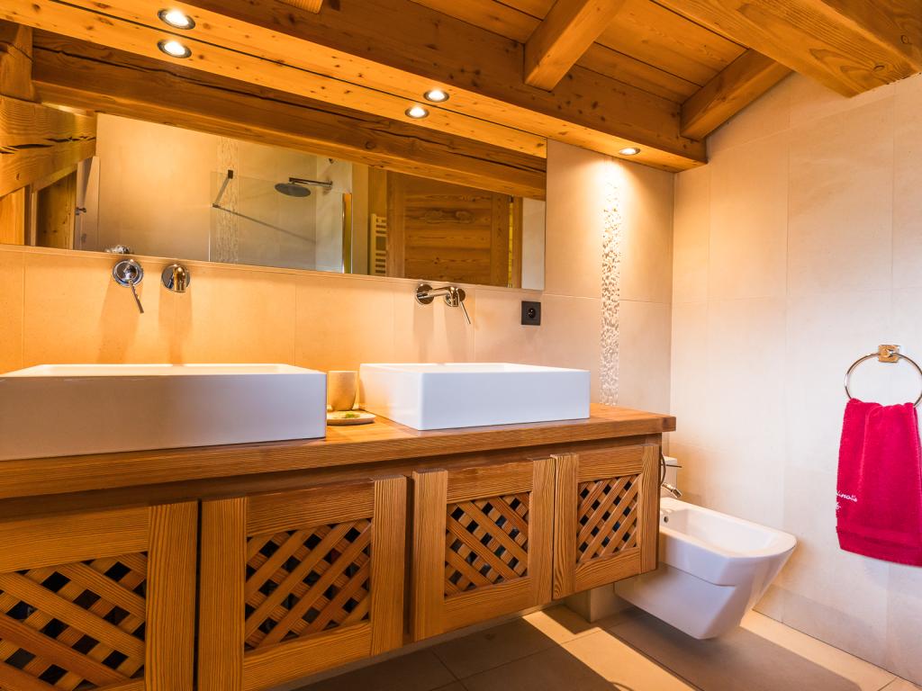 Chalet "La Gélinotte" MEGEVE-COMBLOUX, HIVER 2025-2026, 200 m2, 8-10 personnes, 5 chambres, vue panoramique, haut de gamme