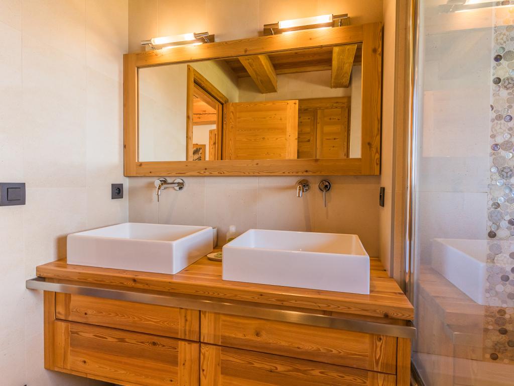 Chalet "La Gélinotte" MEGEVE-COMBLOUX, HIVER 2025-2026, 200 m2, 8-10 personnes, 5 chambres, vue panoramique, haut de gamme