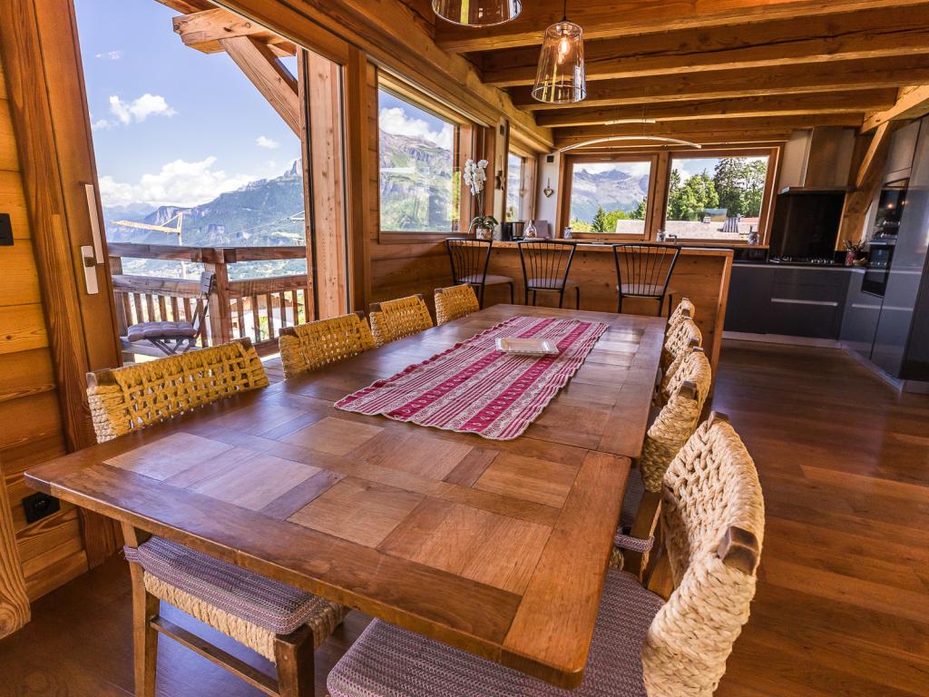 Chalet "La Gélinotte" MEGEVE-COMBLOUX, HIVER 2025-2026, 200 m2, 8-10 personnes, 5 chambres, vue panoramique, haut de gamme