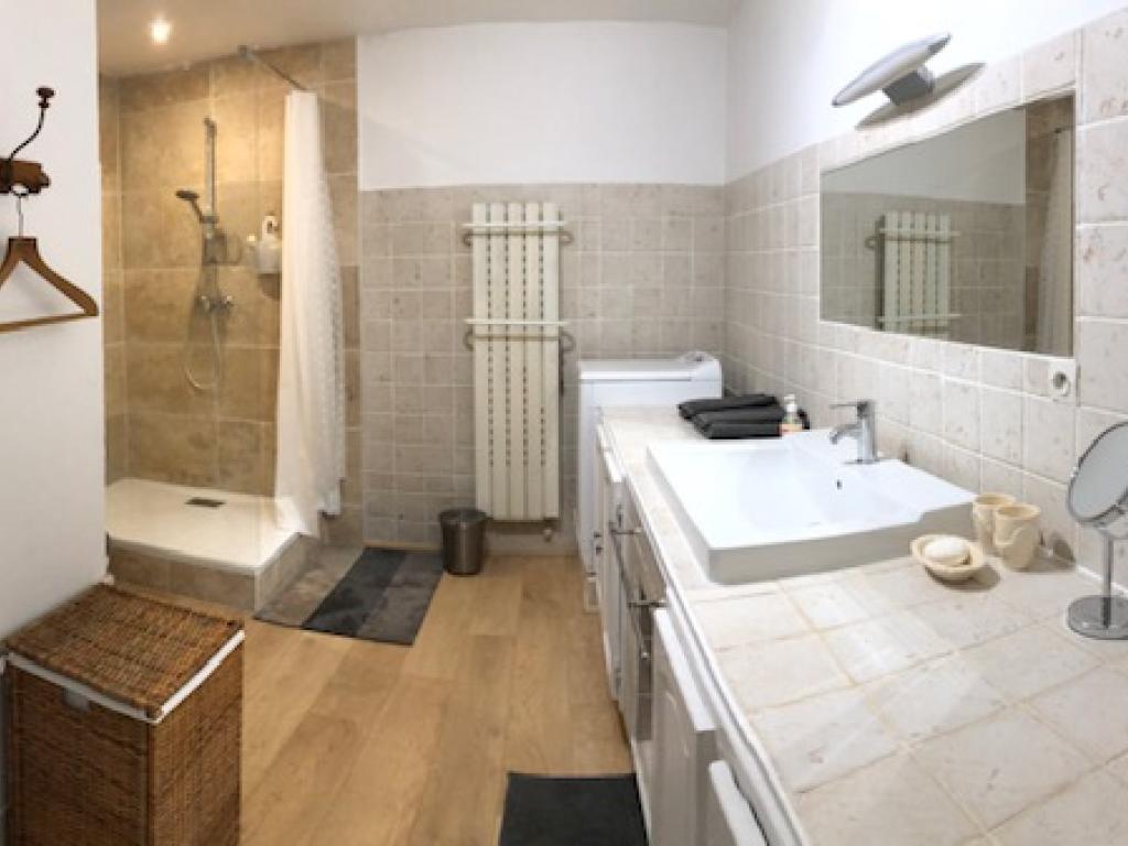 Loft dans Mas en pierre du 19ème avec jardin