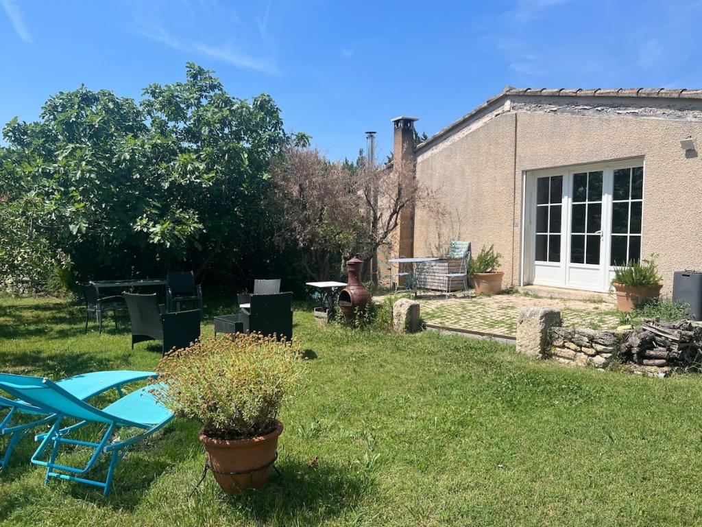 Loft dans Mas en pierre du 19ème avec jardin