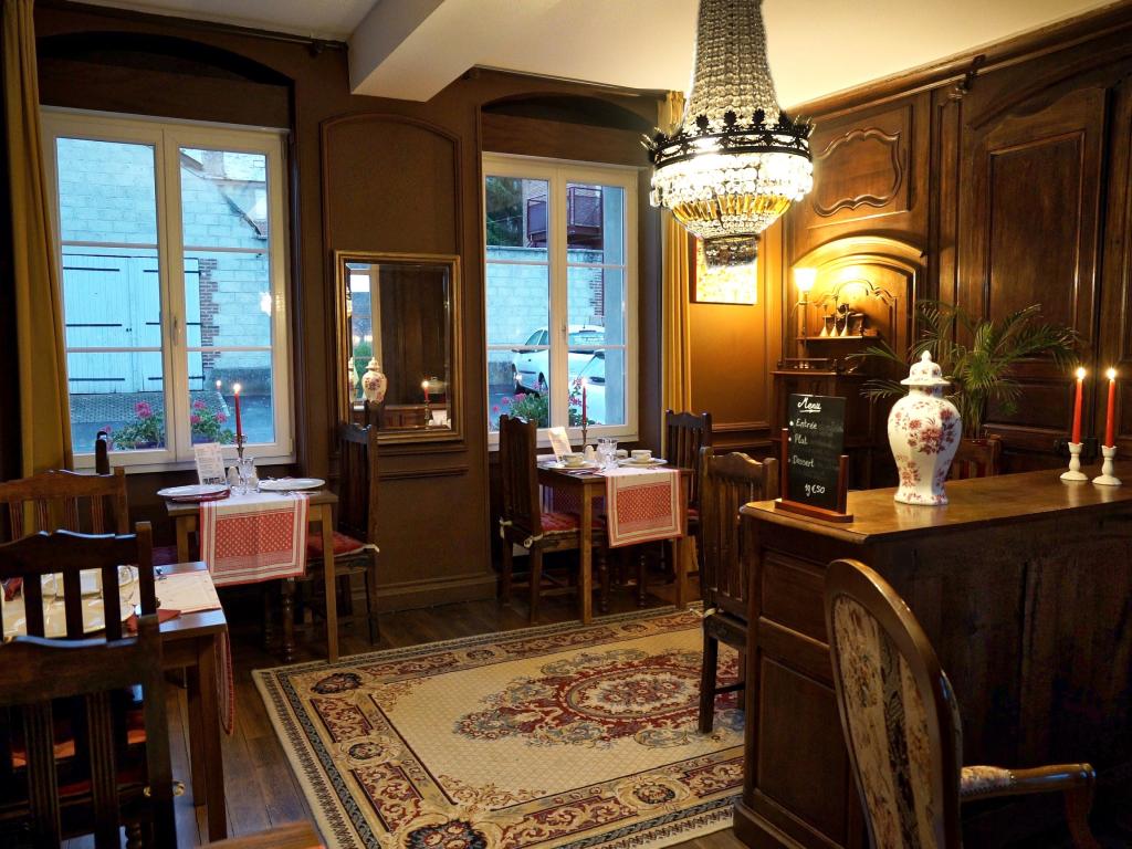 Chambres & Table d'hôtes Au Chapitre, chambres dans une maison de charme, table remarquable