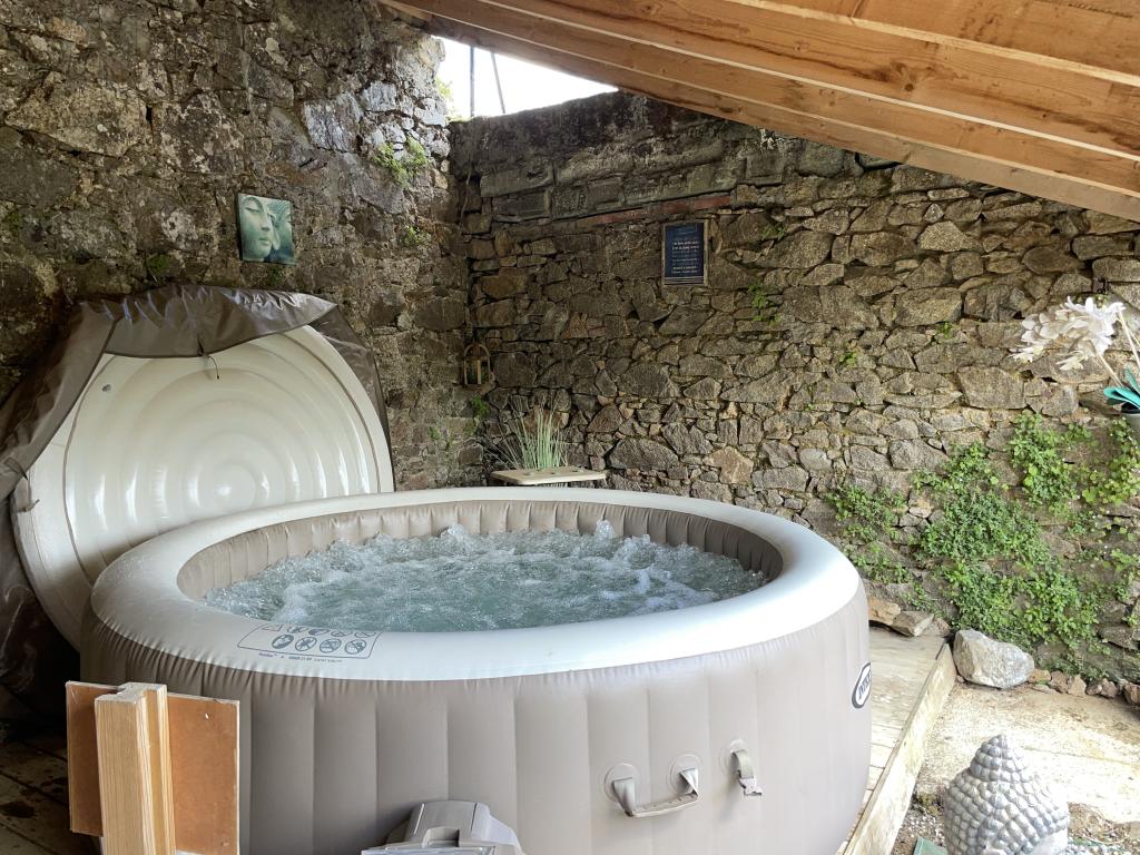 La Suite Longère : 2 chambres pour 5 avec terrasse vue sur le jardin et la piscine