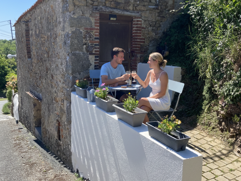 La Petite Maison : charme authentique et séjour atypique pour 4 - 15 minutes du Puy du Fou
