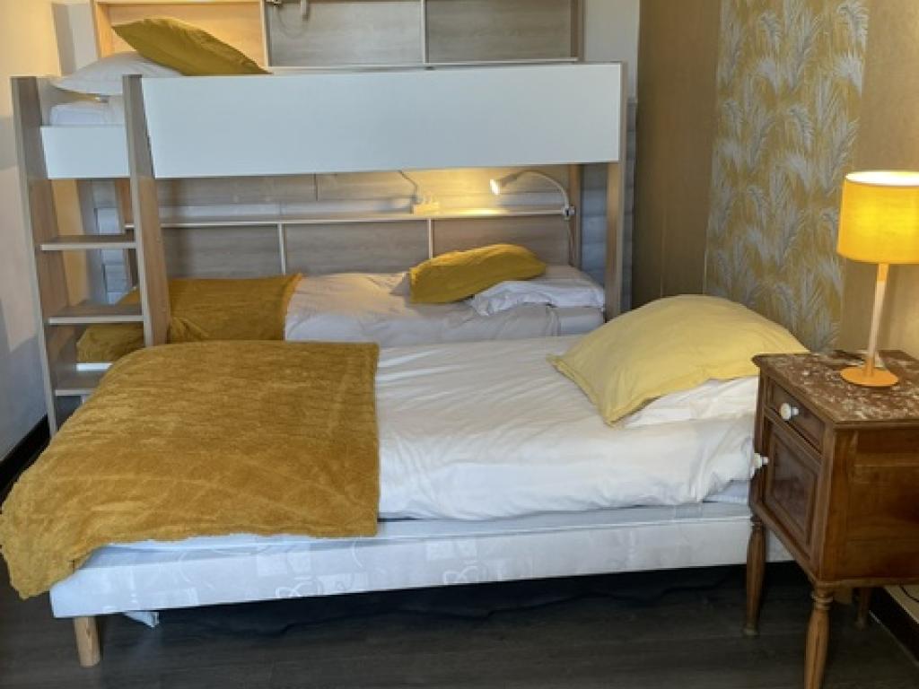 La Suite Longère : 2 chambres pour 5 avec terrasse vue sur le jardin et la piscine