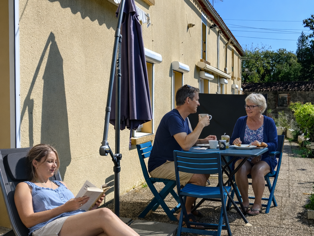 La Suite Longère : 2 chambres pour 5 avec terrasse vue sur le jardin et la piscine