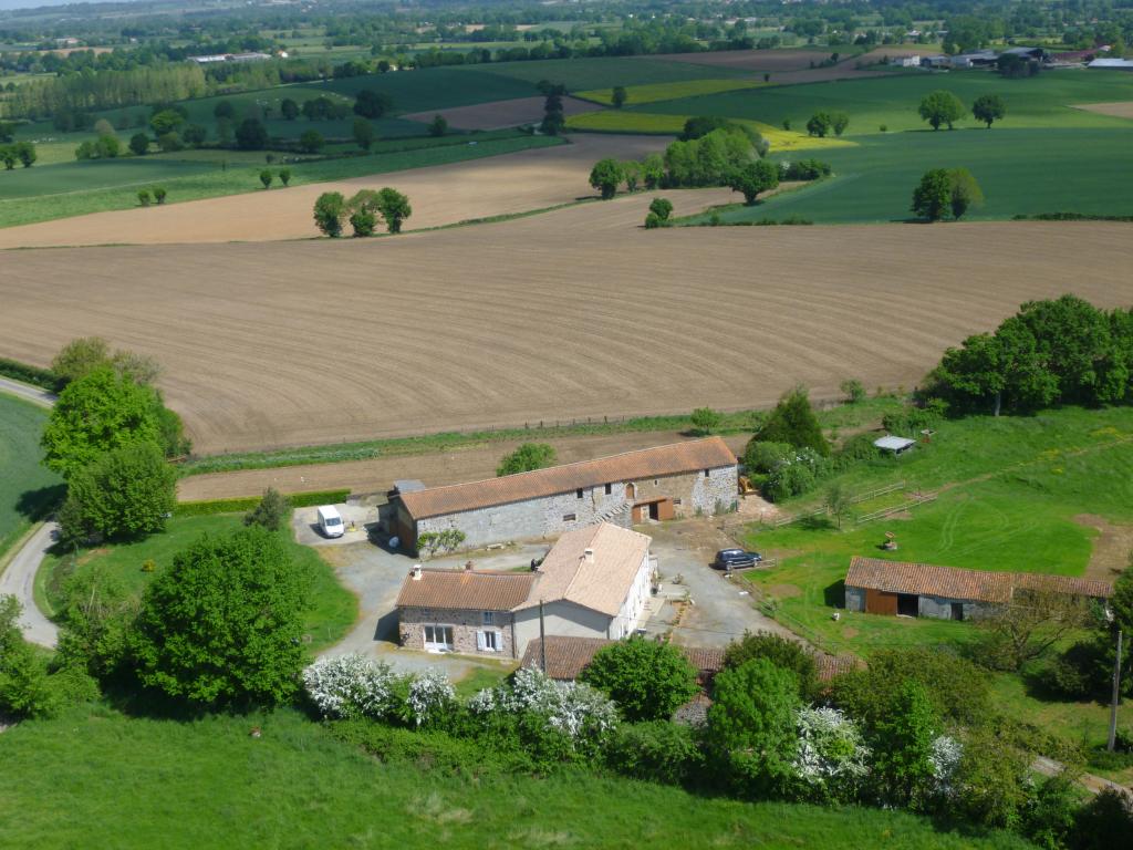 AUX CHARMES D'ANTAN