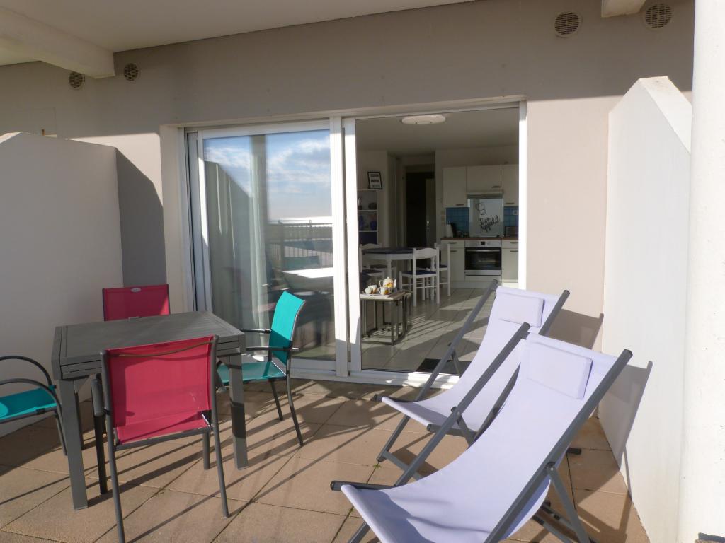 APPARTEMENT FACE A L'OCEAN, CLASSE 3 ETOILES AVEC TENNIS ET PISCINE