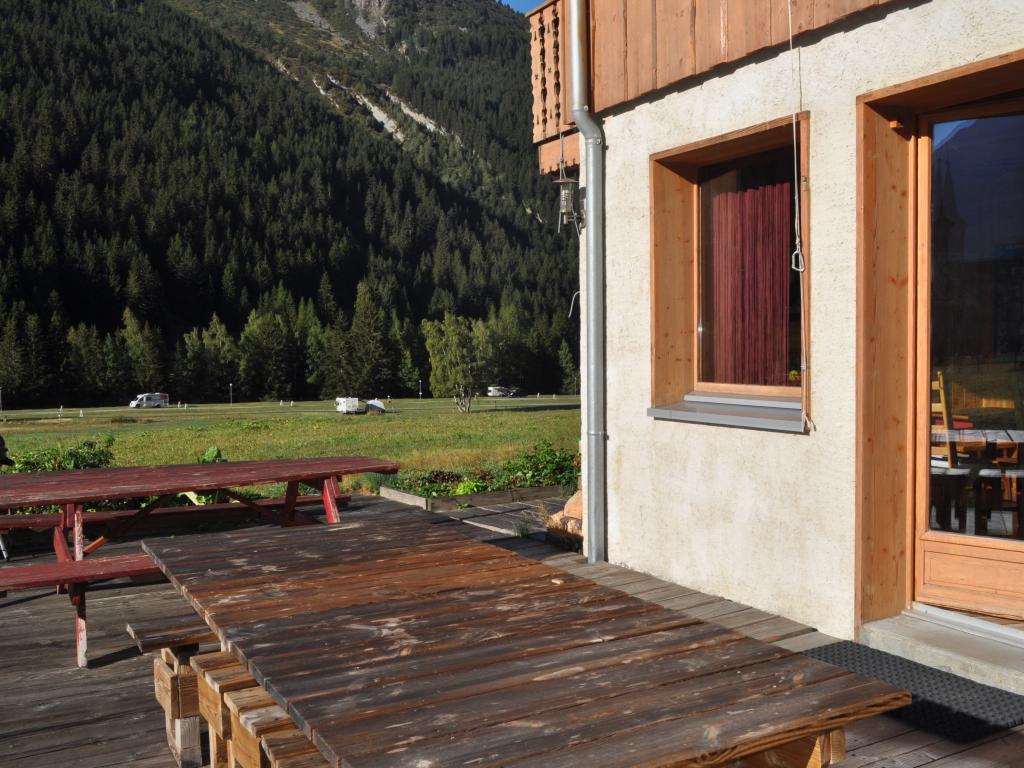 Une halte calme , simple, dans un environnement magnifique à 1500m d'altitude aux portes du parc de la Vanoise, adaptée aux enfants et aux seniors..