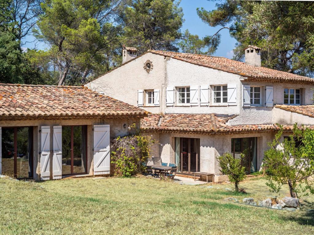 La Campanette, villa spacieuse, 7 chambres, 5 sdb, jardin, clim, piscine privée, stationnement