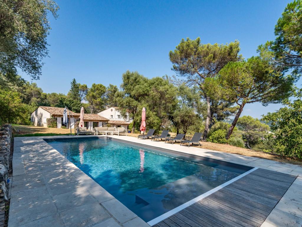La Campanette, villa spacieuse, 7 chambres, 5 sdb, jardin, clim, piscine privée, stationnement