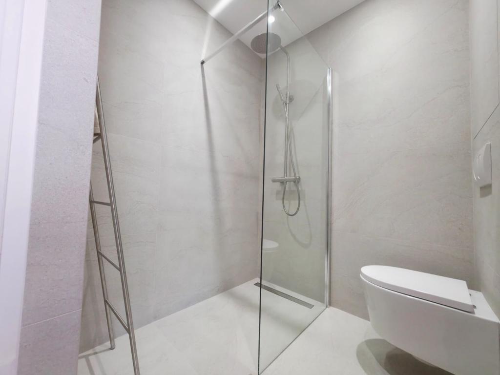 Séjour détente : studio, terrasse ensoleillée, clim, parking privé