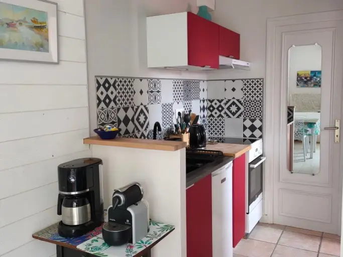 Studio et terrasse avec vue sur jardin à 3 mn de la mer