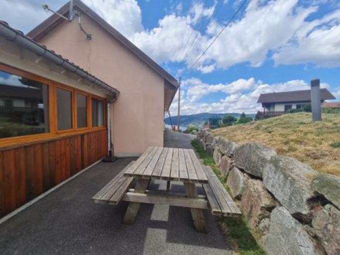 Appartement 2 *, entre piste de ski et lac