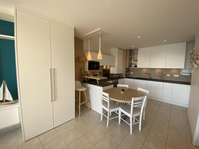 RÉF 231 - PORT-LOUIS APPARTEMENT TYPE 2 TERRASSE PLEINE VUE MER AVEC GARAGE